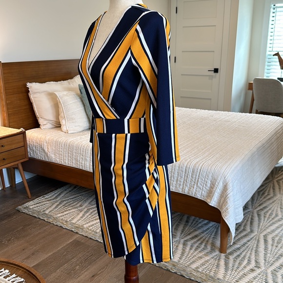 Almost Famous dress - Picture 3 of 8